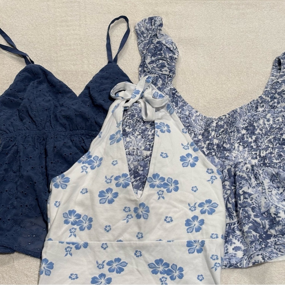 Hollister Blue and White Floral Tank Tops Bundle (Size Small)
